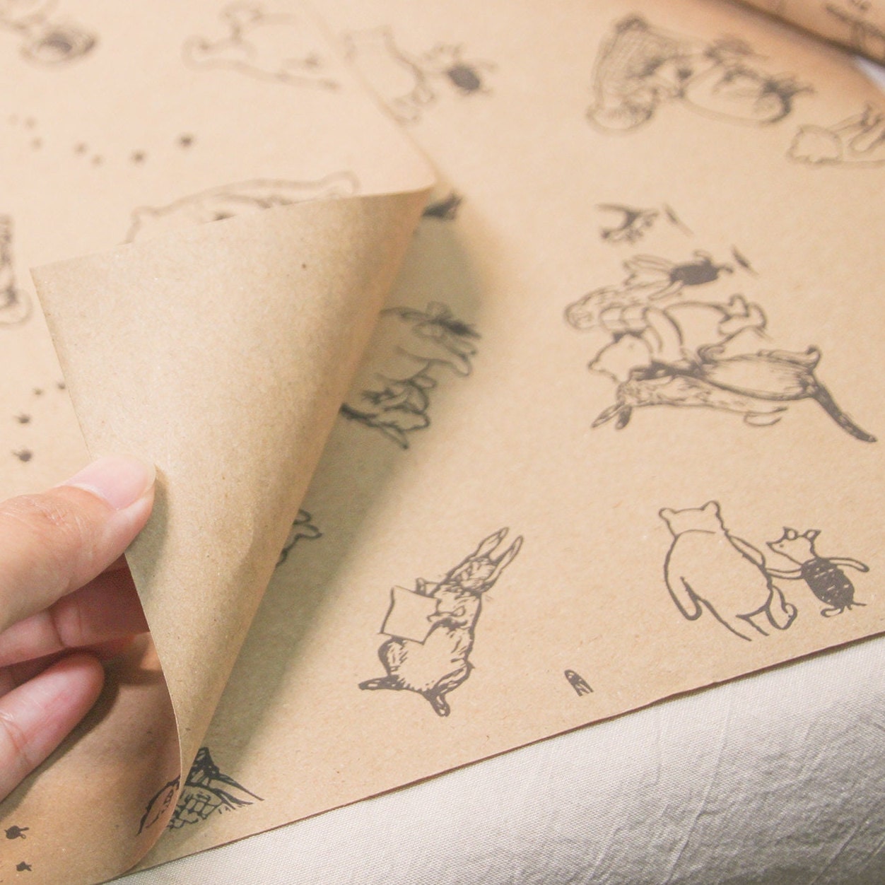 Pooh&Friends Eco Gift Wrapping Paper Rolls | Classic Winnie-the-Pooh Illustration Recycle Papers for Holiday and Kids Birthday Gift Wraps